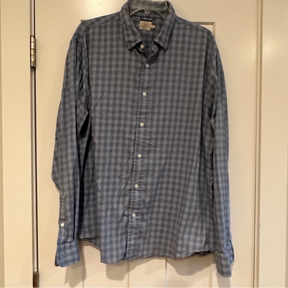 Men’s Faherty button down shirt